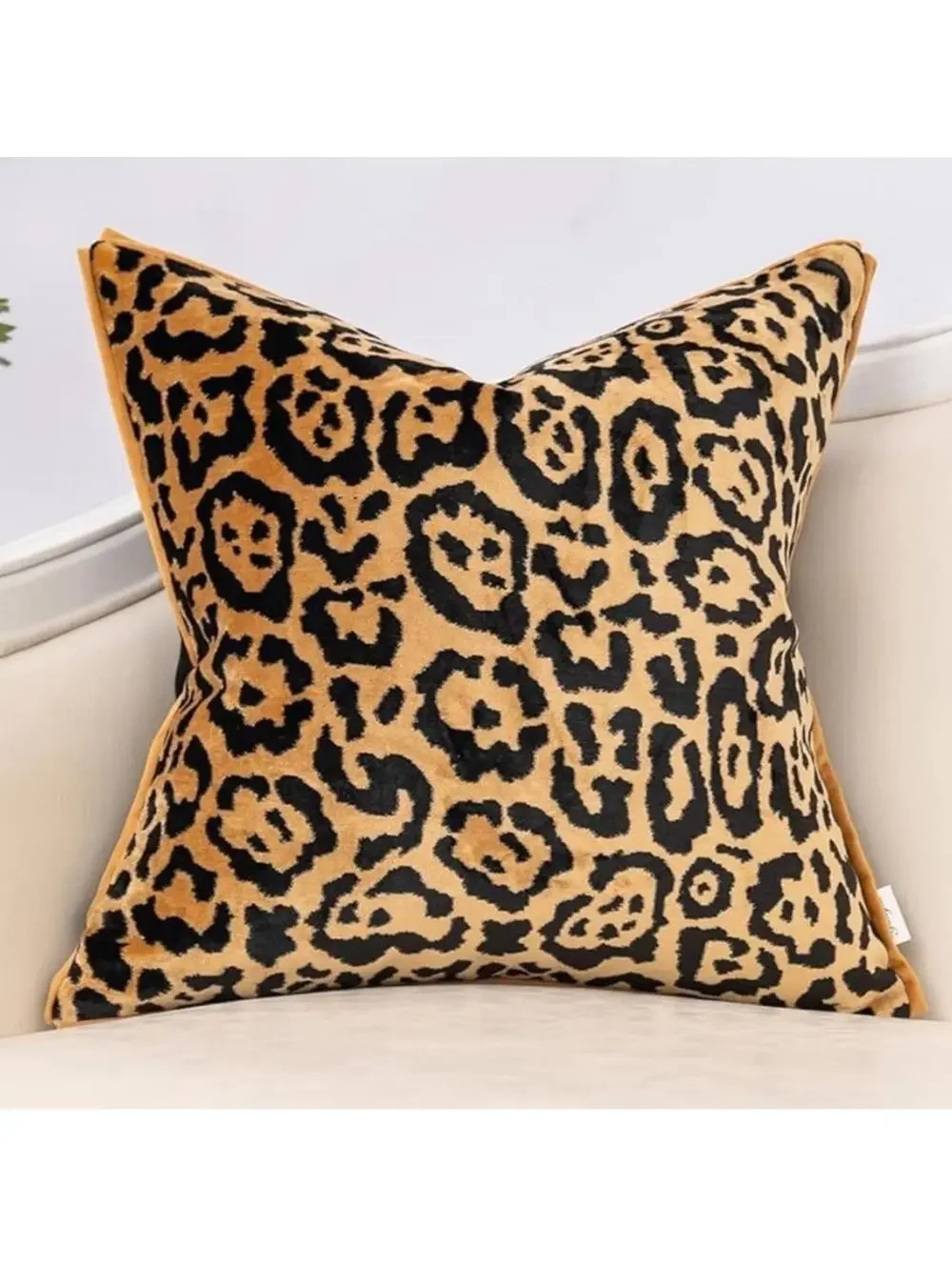 🆕 Leopard Print Velvet EURO decorative accent pillow cover in 2 18” x 18” animal